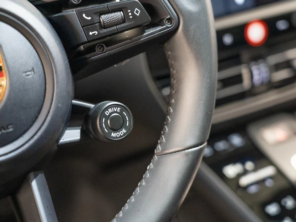 2026 Porsche Macan Electric - Image 23 of 29