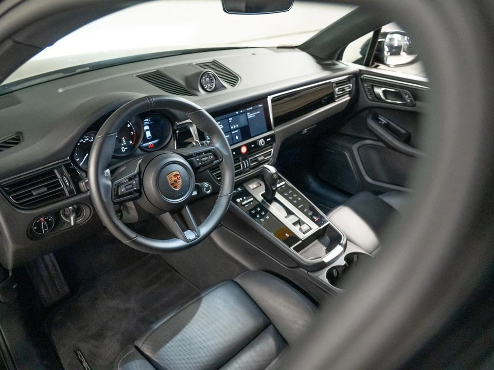 2026 Porsche Macan Electric - Image 4 of 29