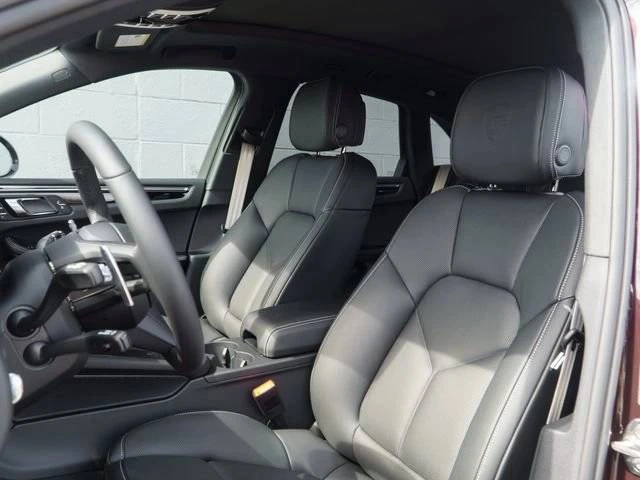 2026 Porsche Macan Electric - Image 4 of 5