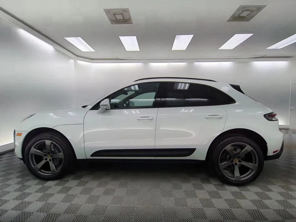 2026 Porsche Macan - Image 12 of 31