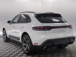 2026 Porsche Macan - Image 21 of 31
