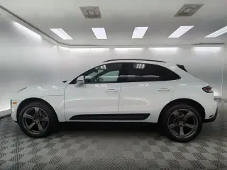 2026 Porsche Macan - Image 13 of 31
