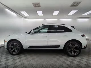 2026 Porsche Macan - Image 9 of 31