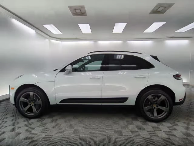 2026 Porsche Macan - Image 10 of 31