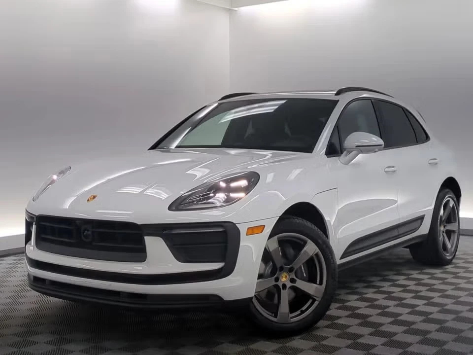 2026 Porsche Macan - Image 3 of 31