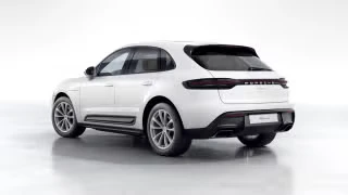 2026 Porsche Macan - Image 17 of 31
