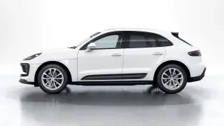 2026 Porsche Macan - Image 13 of 31