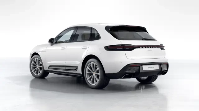 2026 Porsche Macan - Image 22 of 31