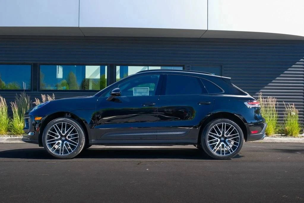 2026 Porsche Macan Electric - Image 2 of 5