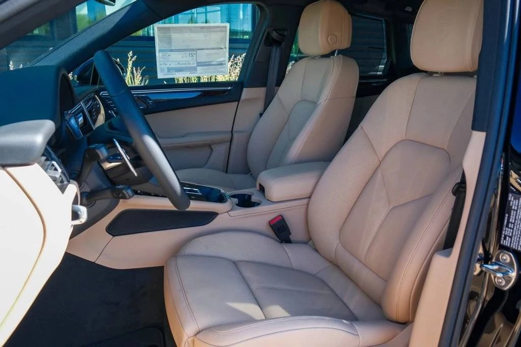 2026 Porsche Macan Electric - Image 5 of 5