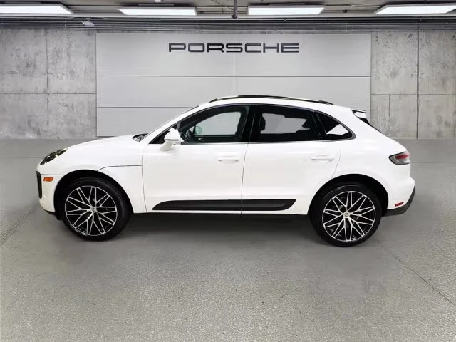 2026 Porsche Macan Electric - Image 10 of 31