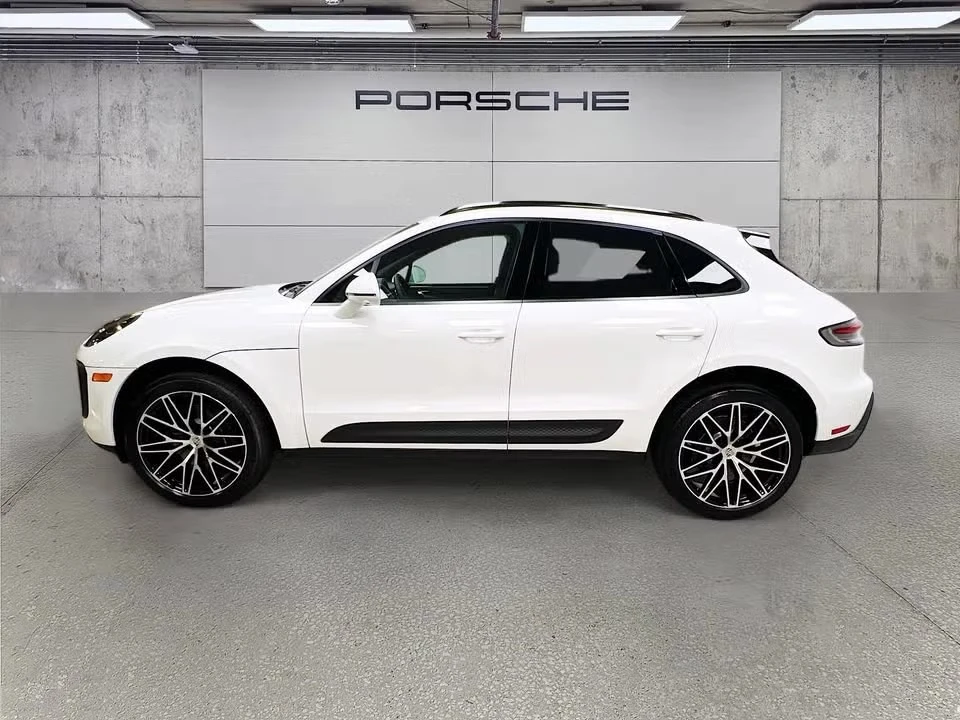 2026 Porsche Macan Electric - Image 11 of 31