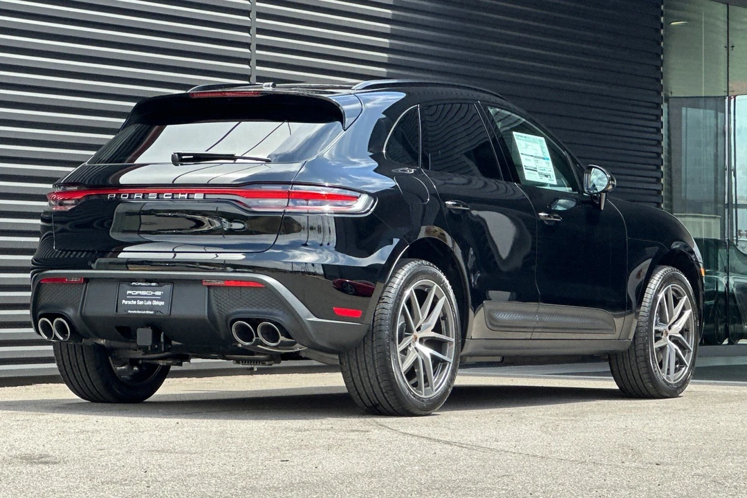 2026 Porsche Macan Electric - Image 8 of 31