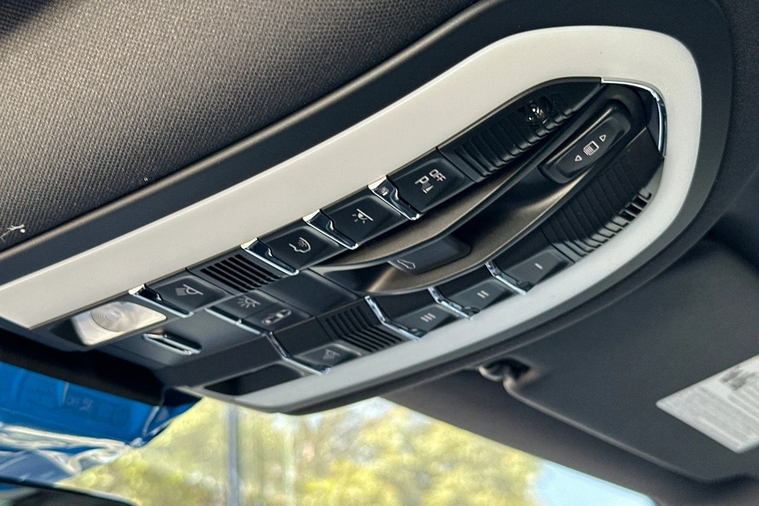 2026 Porsche Macan Electric - Image 21 of 31