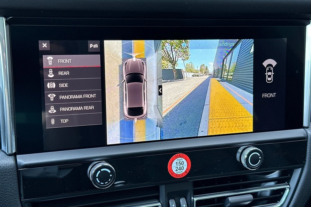 2026 Porsche Macan Electric - Image 24 of 31