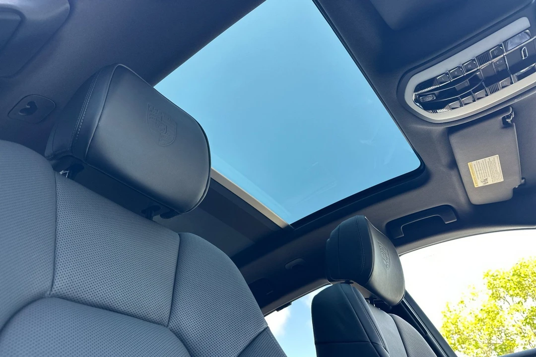 2026 Porsche Macan Electric - Image 19 of 31