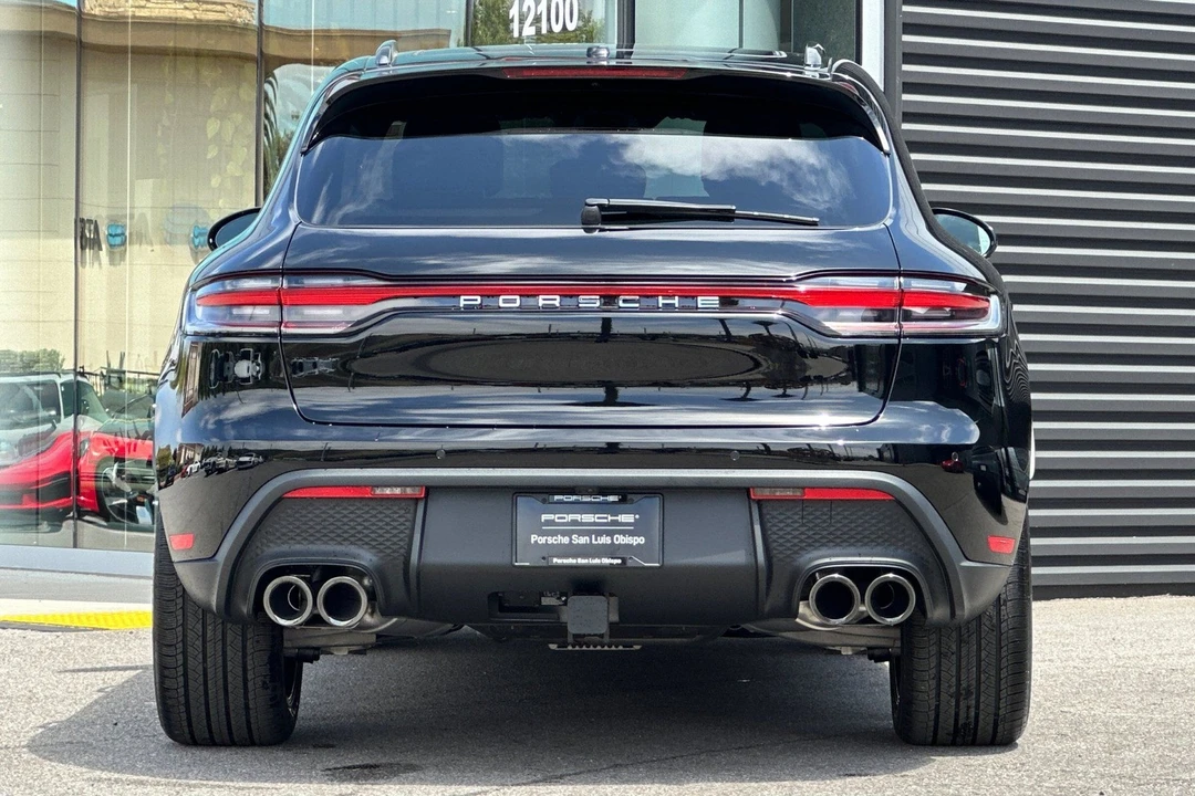 2026 Porsche Macan Electric - Image 7 of 31