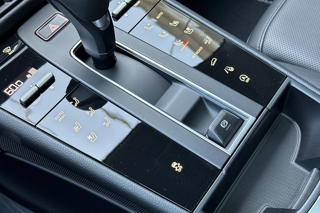 2026 Porsche Macan Electric - Image 26 of 31