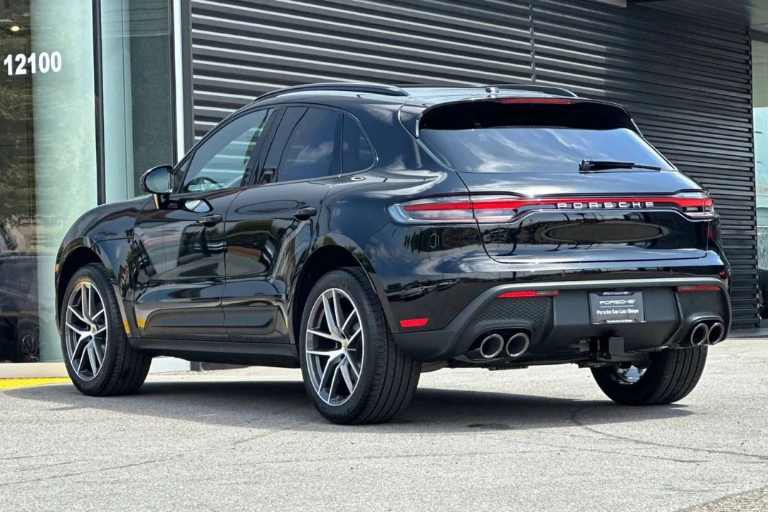 2026 Porsche Macan Electric - Image 3 of 5