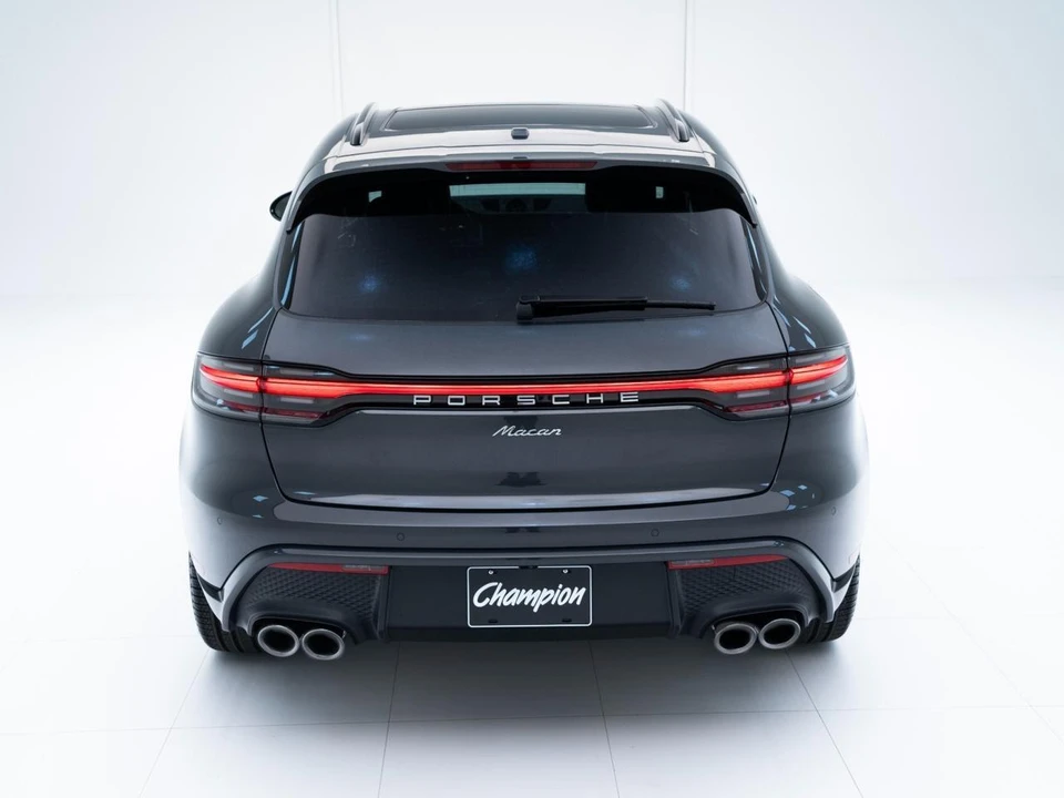 2026 Porsche Macan - Image 10 of 31