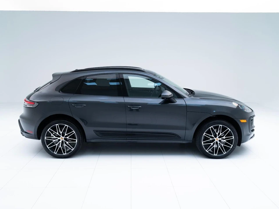 2026 Porsche Macan - Image 8 of 31
