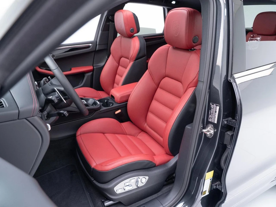 2026 Porsche Macan - Image 5 of 31