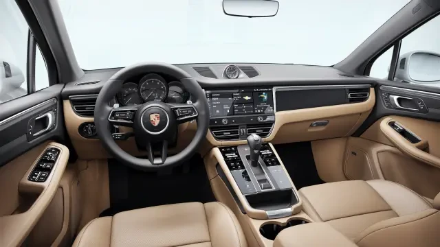 2026 Porsche Macan - Image 30 of 31