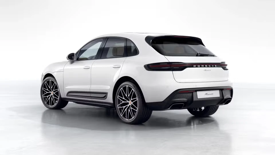 2026 Porsche Macan - Image 19 of 31