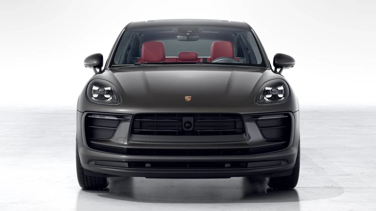 2026 Porsche Macan - Image 8 of 10