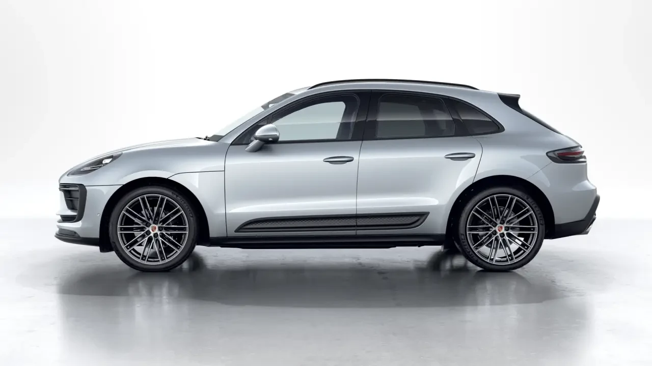 2026 Porsche Macan - Image 16 of 31