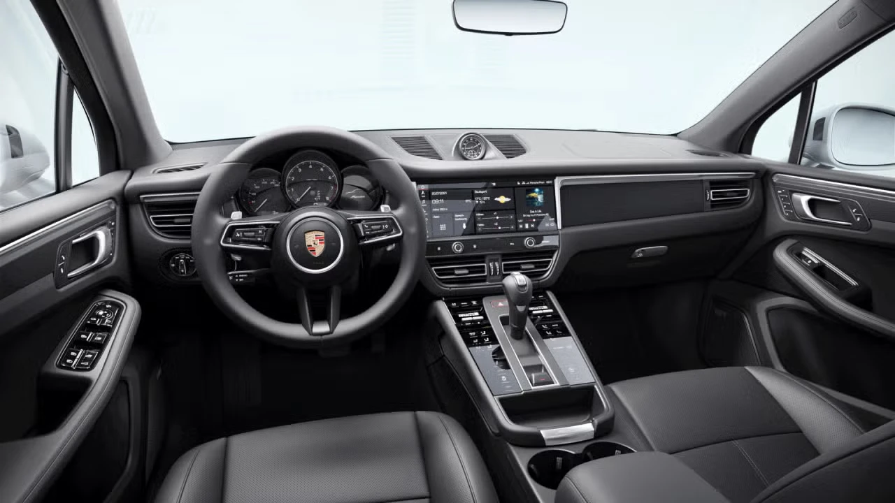 2026 Porsche Macan - Image 28 of 31