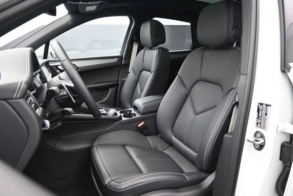 2026 Porsche Macan Electric - Image 5 of 5