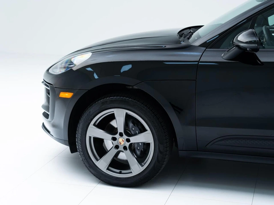 2026 Porsche Macan - Image 11 of 31