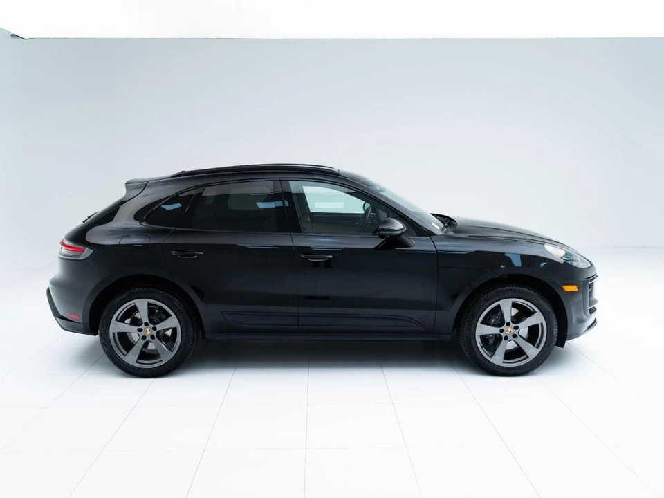 2026 Porsche Macan - Image 8 of 31