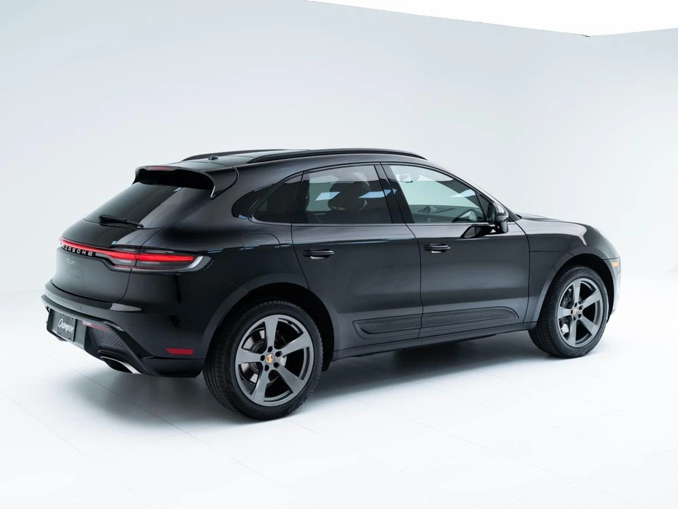 2026 Porsche Macan - Image 9 of 31