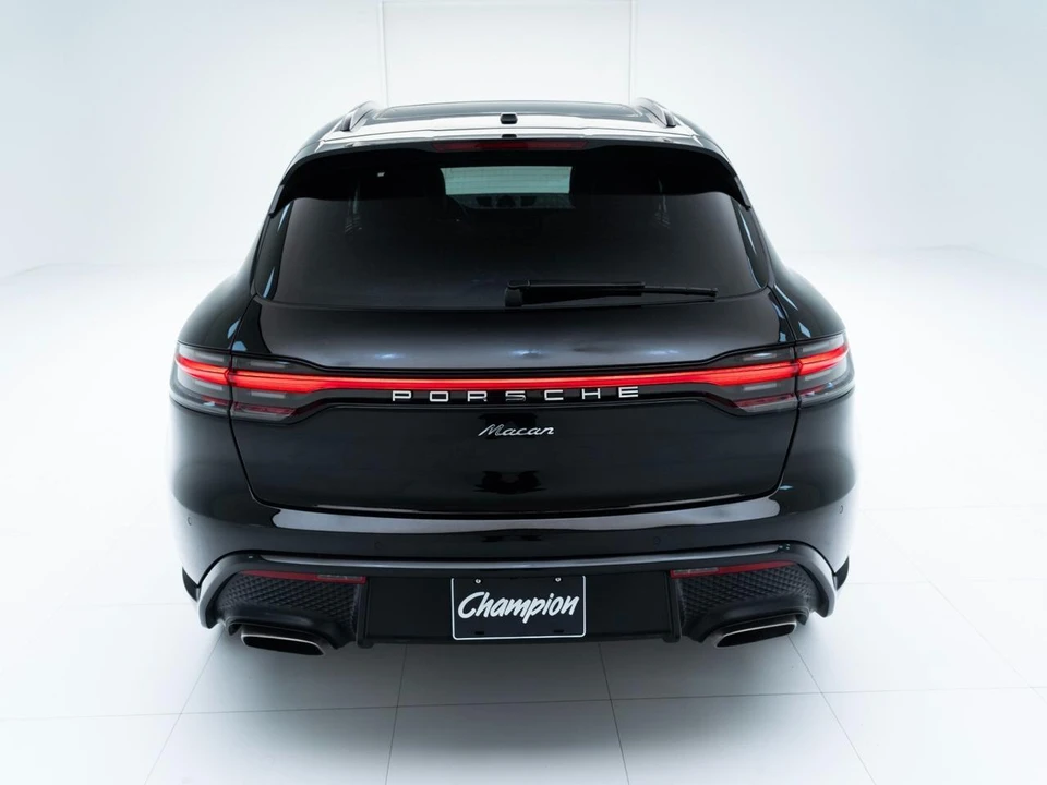 2026 Porsche Macan - Image 10 of 31