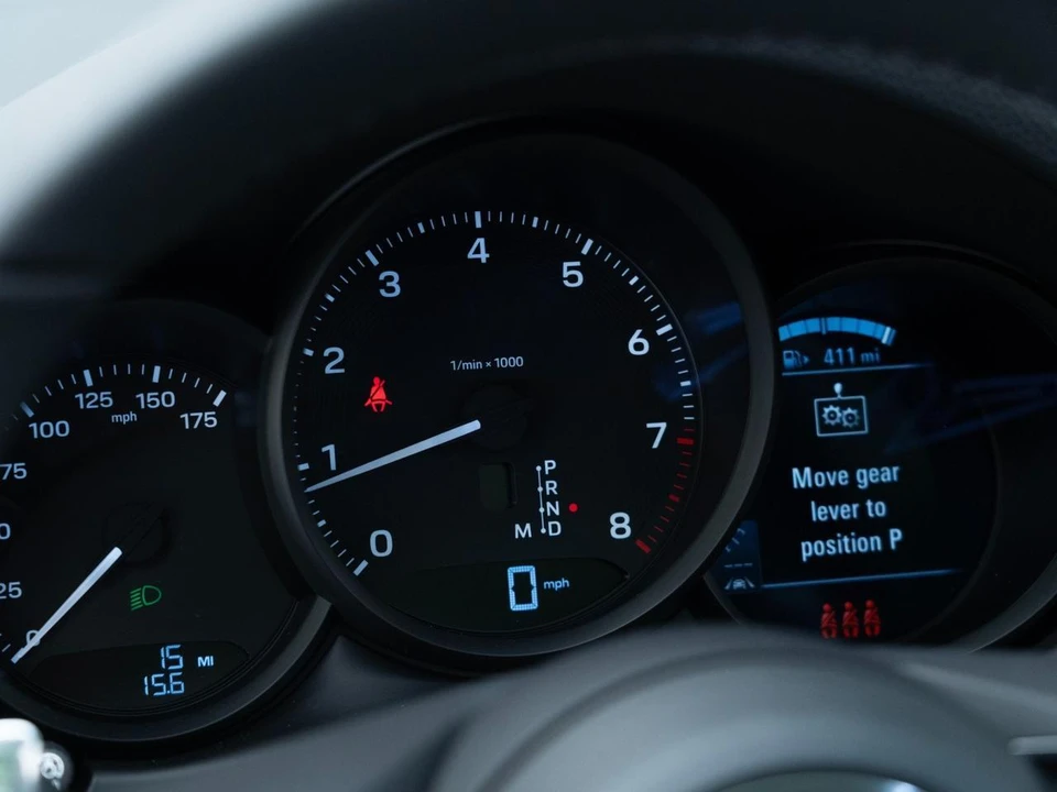 2026 Porsche Macan - Image 23 of 31