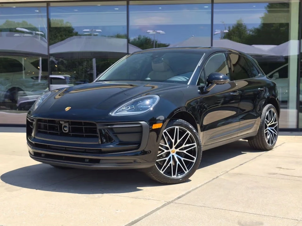 2026 Porsche Macan Electric - Image 4 of 31
