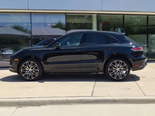 2026 Porsche Macan Electric - Image 9 of 31