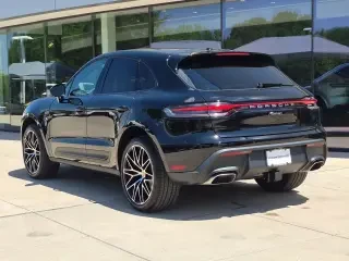2026 Porsche Macan Electric - Image 21 of 31