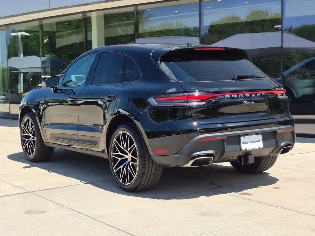 2026 Porsche Macan Electric - Image 18 of 31