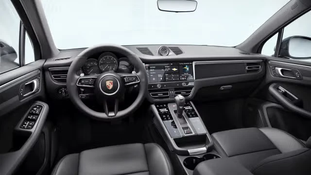 2026 Porsche Macan - Image 26 of 31