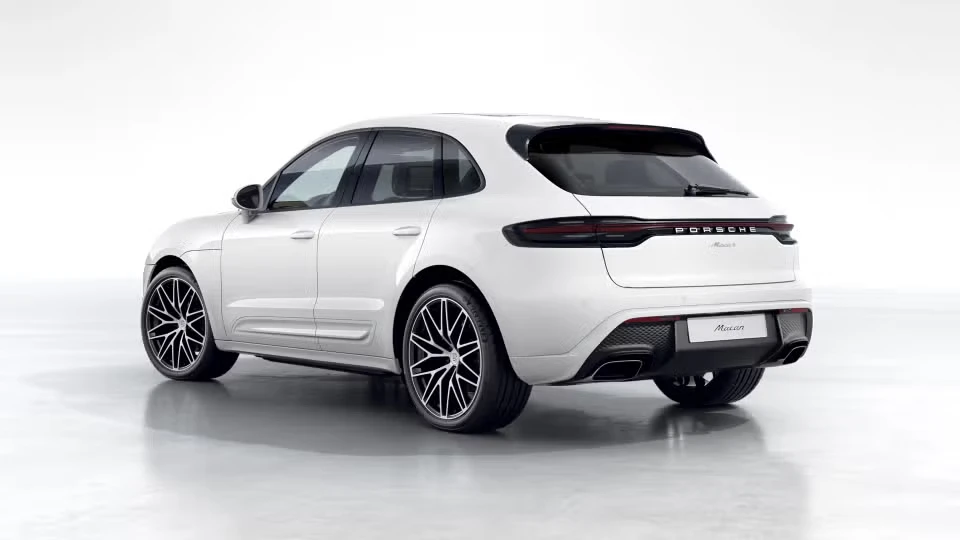 2026 Porsche Macan - Image 19 of 31
