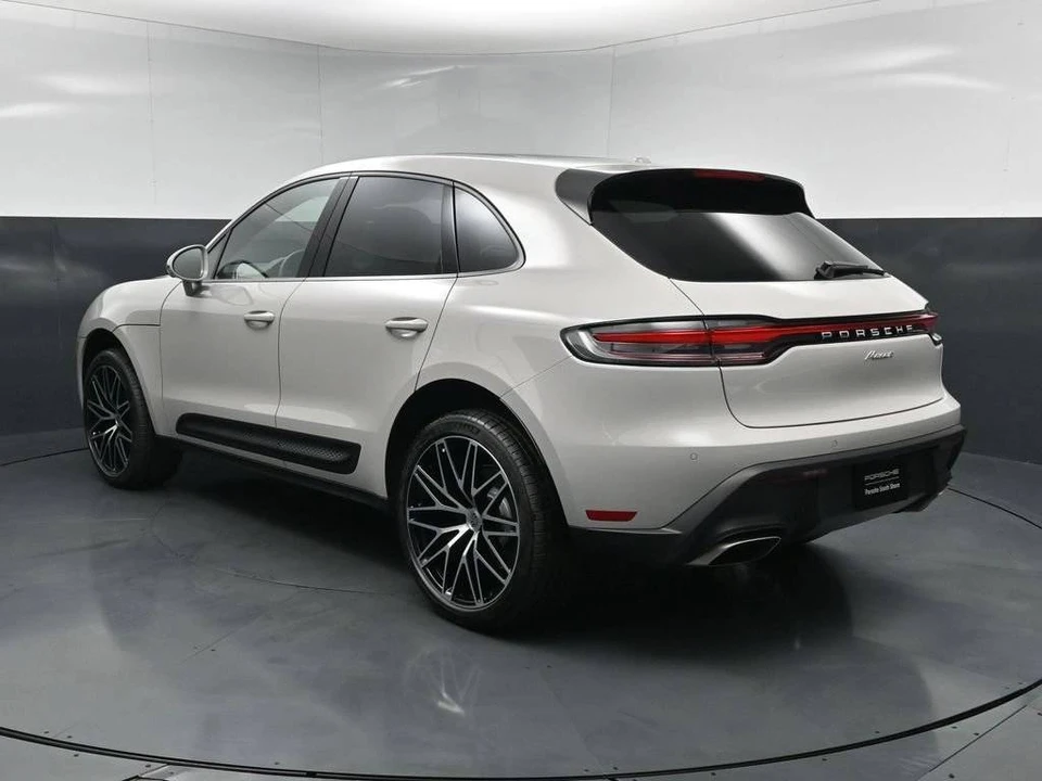 2026 Porsche Macan Electric - Image 3 of 5