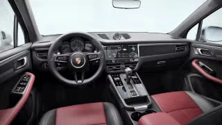 2026 Porsche Macan - Image 25 of 31