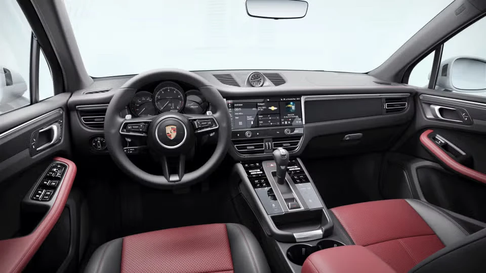 2026 Porsche Macan - Image 27 of 31