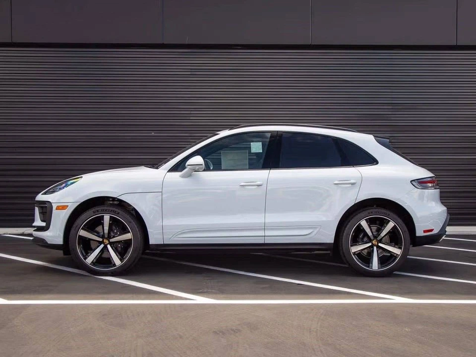 2026 Porsche Macan Electric - Image 2 of 5