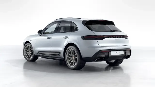 2026 Porsche Macan - Image 22 of 31
