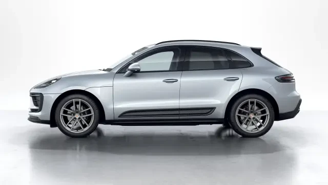 2026 Porsche Macan - Image 14 of 31