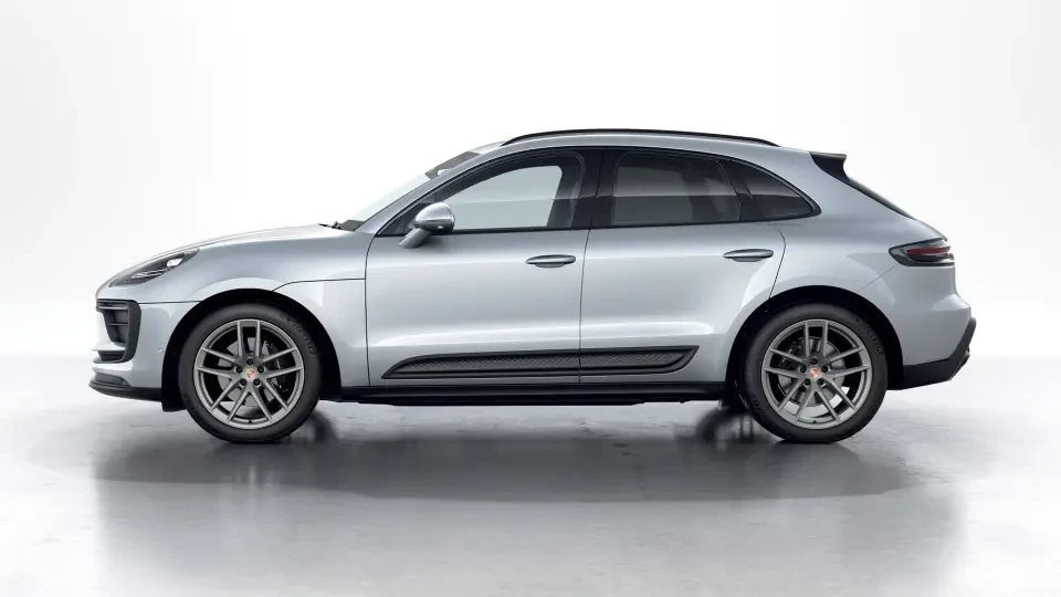 2026 Porsche Macan - Image 15 of 31